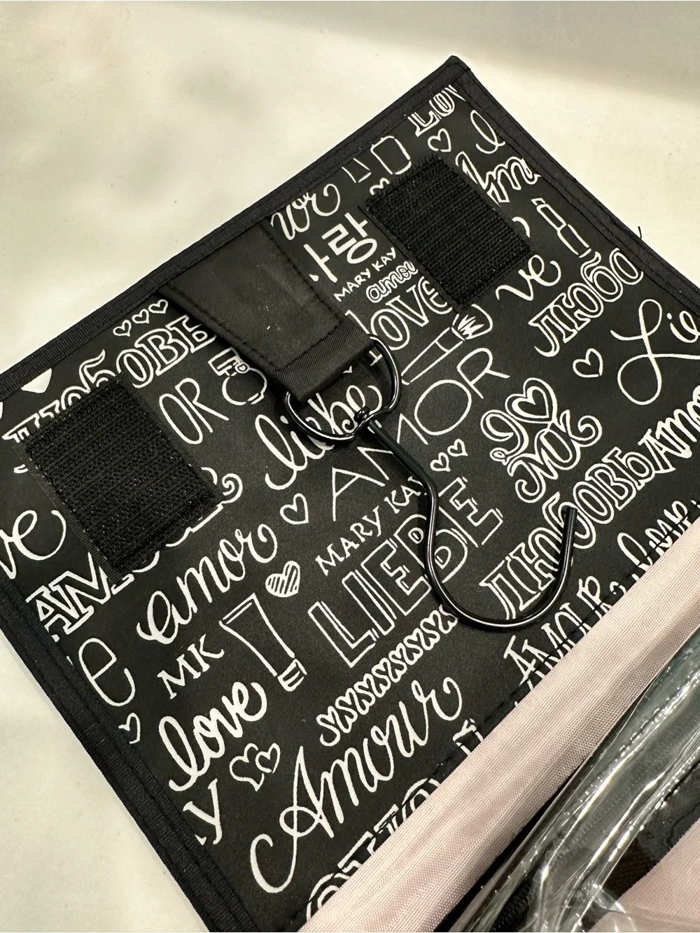 NEW Mary Kay Travel Roll-Up Makeup Bag discontinued design “Love Amor Amour”